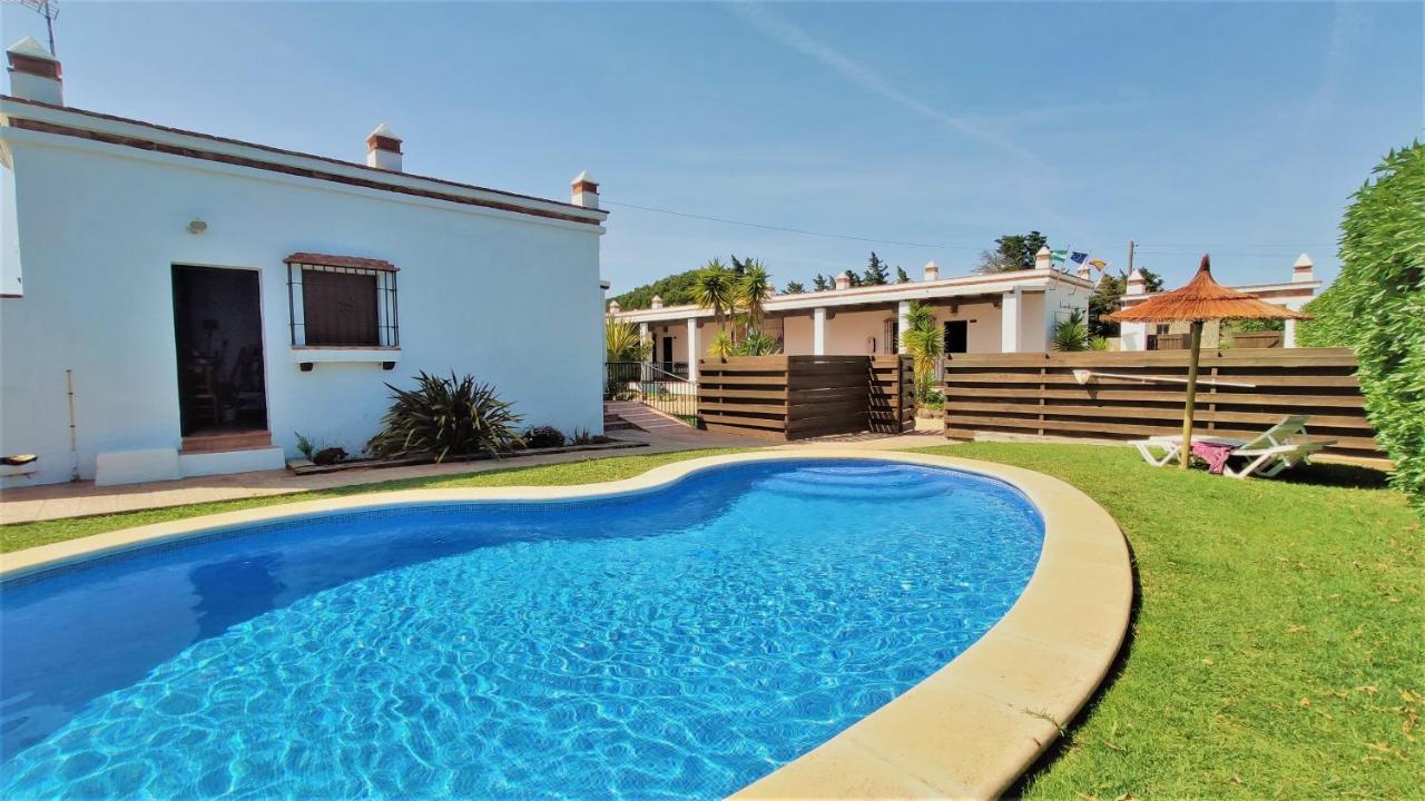 Hacienda Puerto Conil Apartment โกนิล เด ลาฟรอนเตรา ภายนอก รูปภาพ