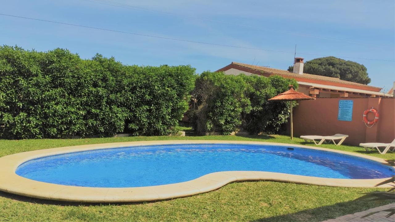 Hacienda Puerto Conil Apartment โกนิล เด ลาฟรอนเตรา ภายนอก รูปภาพ