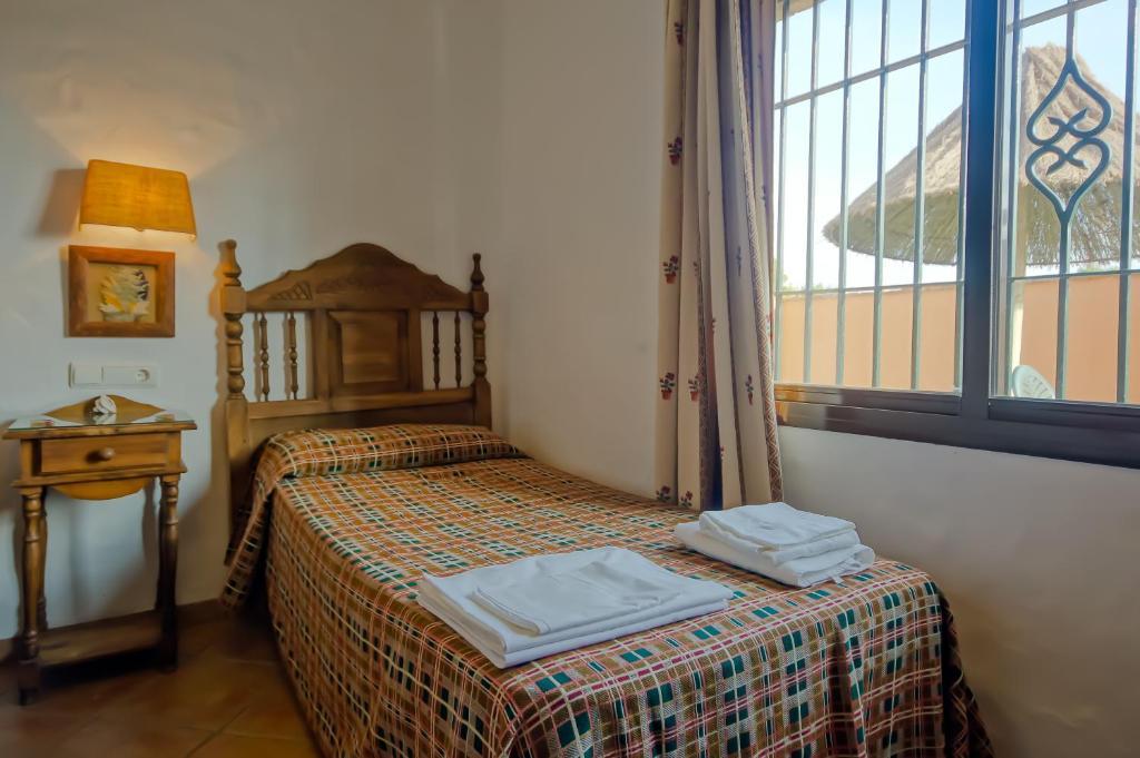 Hacienda Puerto Conil Apartment โกนิล เด ลาฟรอนเตรา ภายนอก รูปภาพ